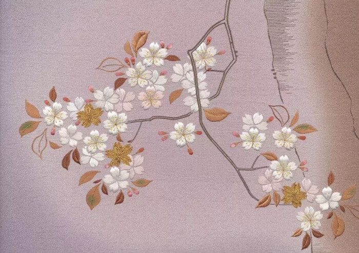 五片樱花花瓣的绣线各自向中心垂直,展现自然状态下花瓣舒展的姿态