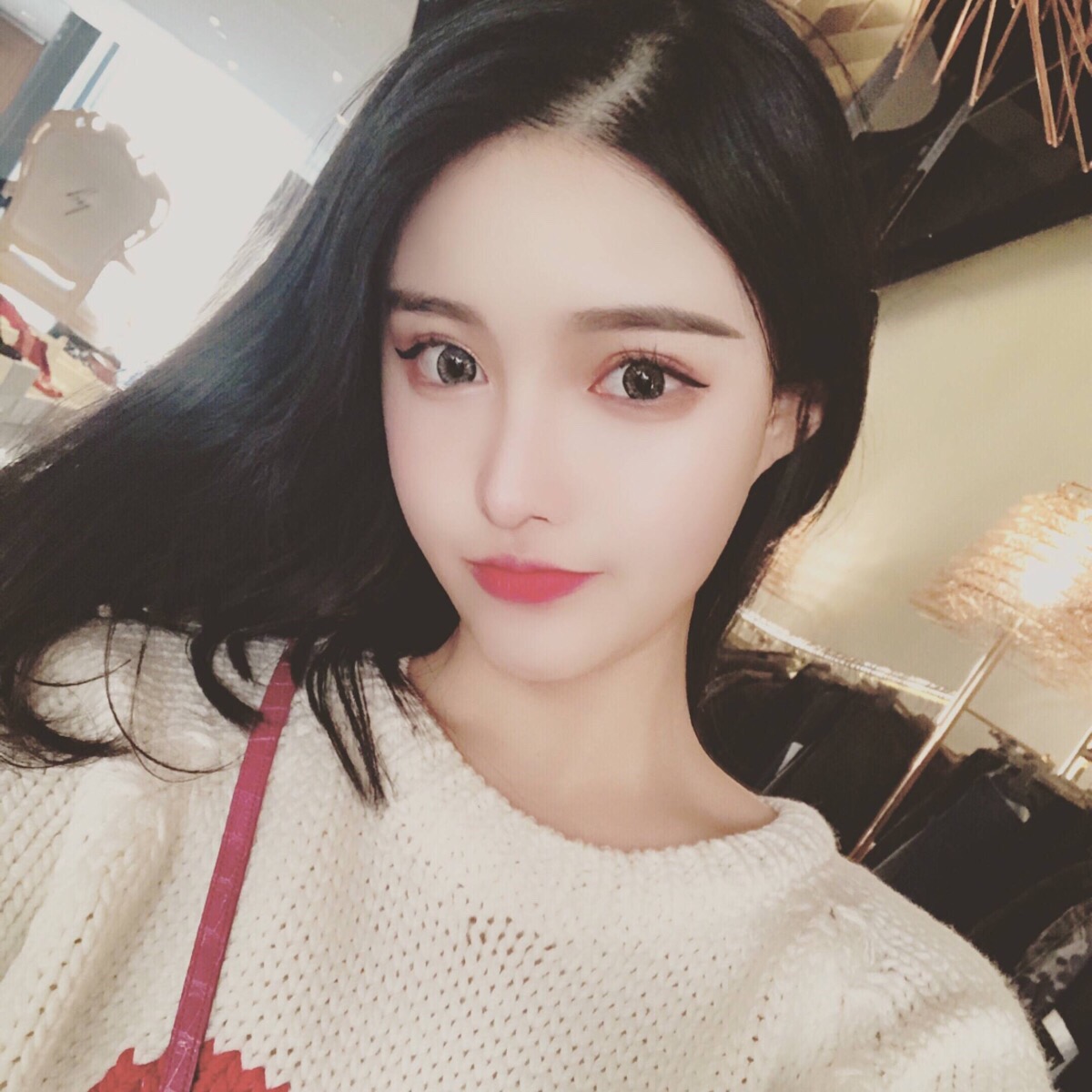 女头像 by:霞儿