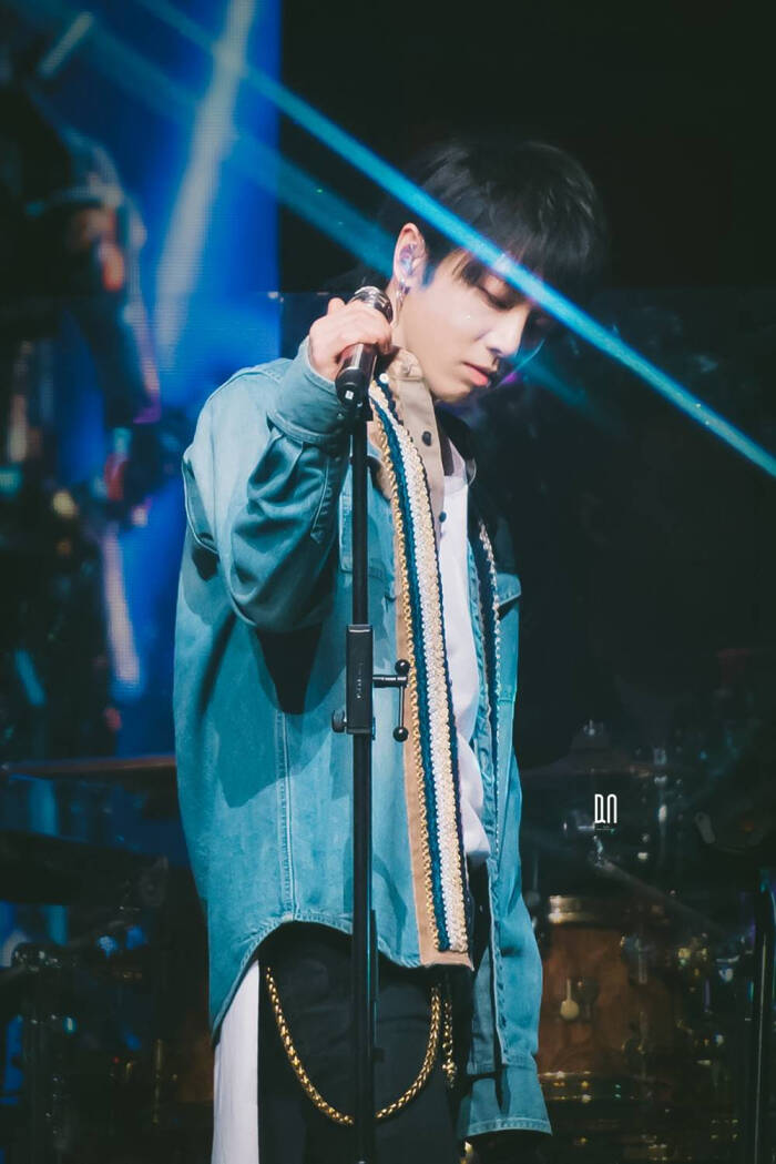 华晨宇 高清壁纸图片