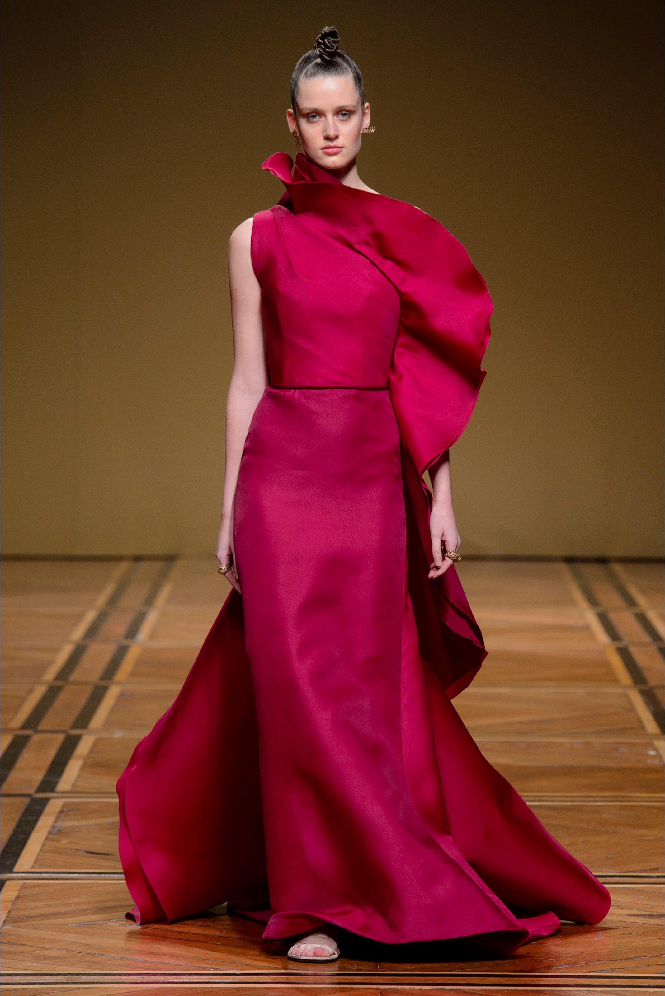 antonio grimaldi 于巴黎时装周发布2018春夏高级定制系列