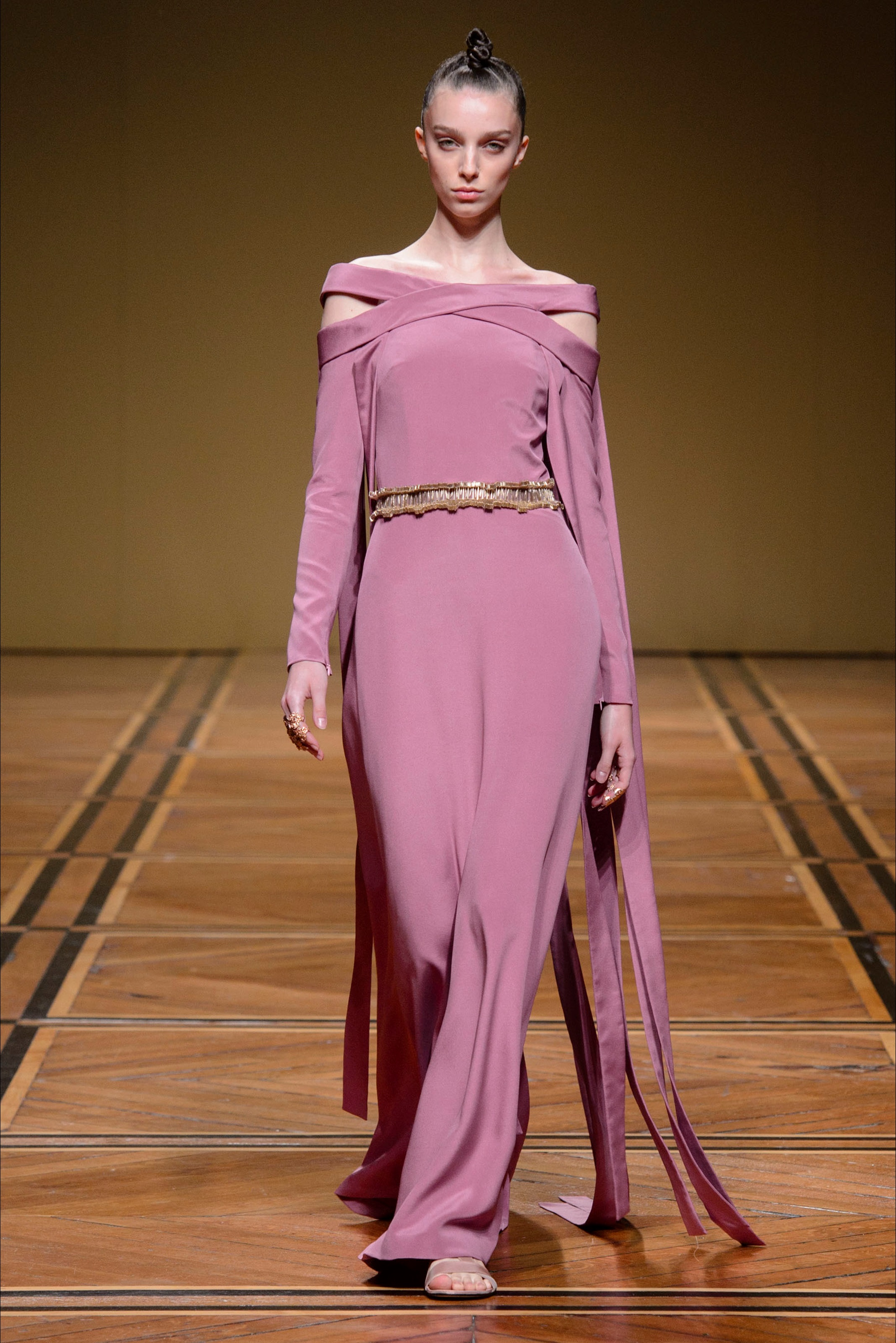 antonio grimaldi 于巴黎时装周发布2018春夏高级定制系列