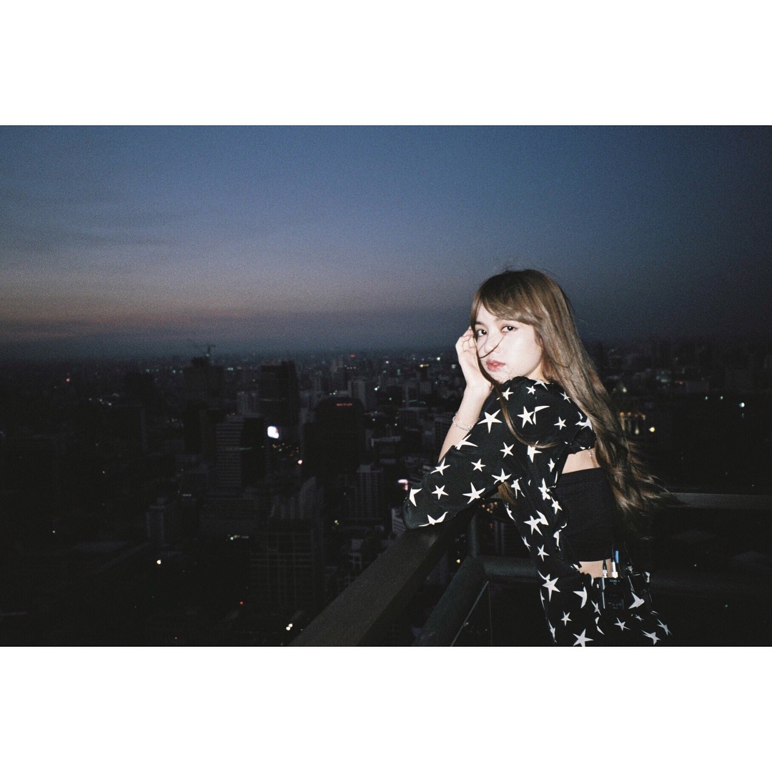 blackpink 粉墨 lisa