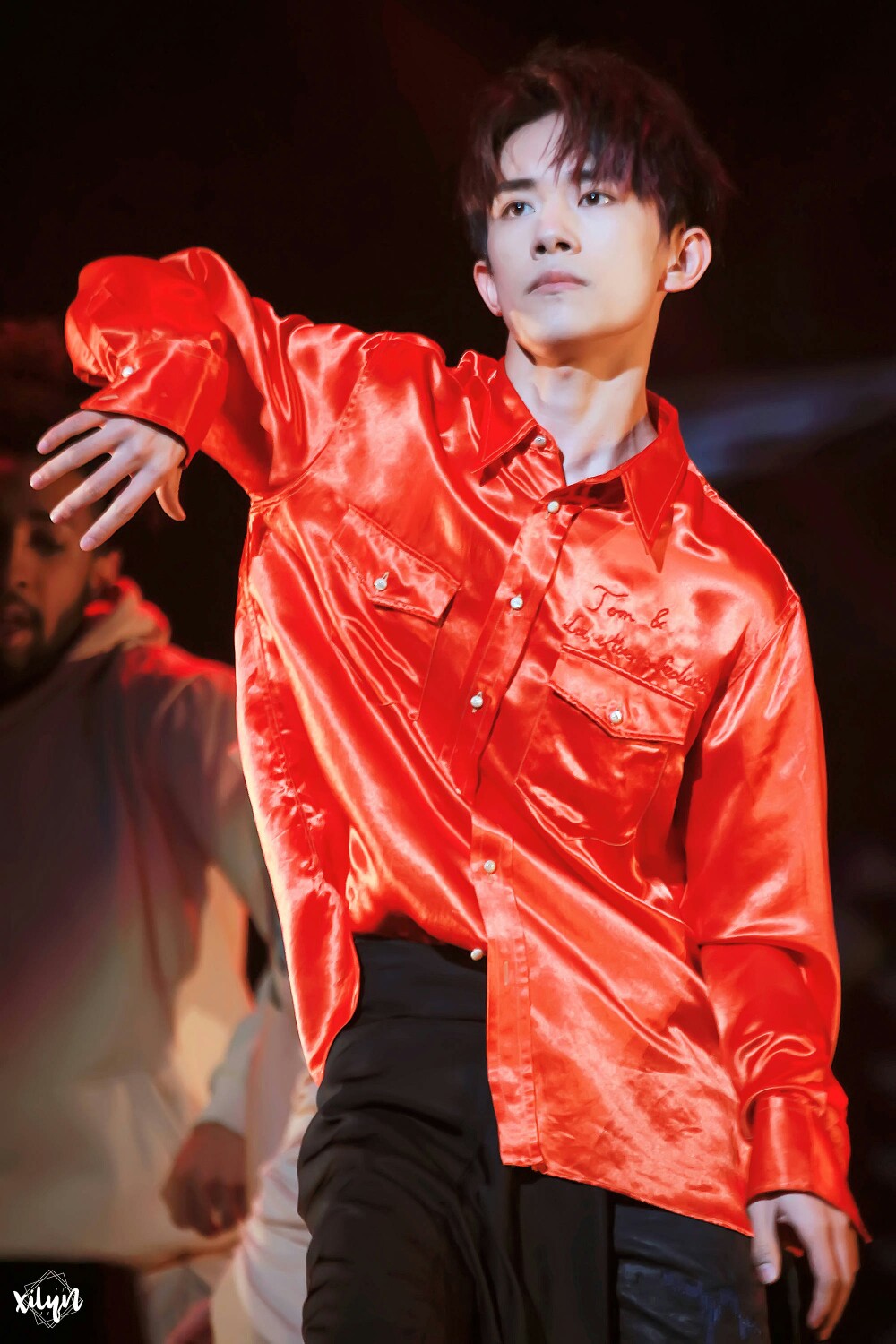 易烊千玺 #tfboys 1128易烊千玺十七岁生日会 高清 帅气