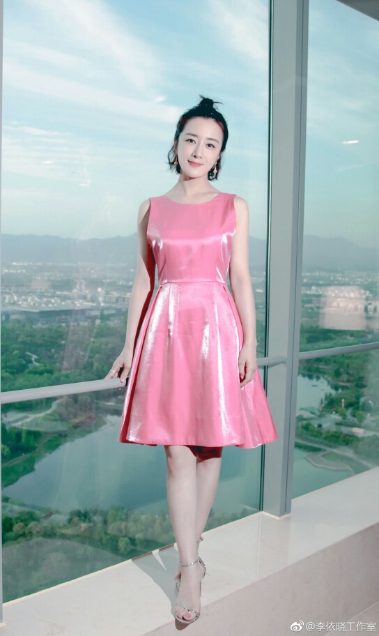 李依晓 