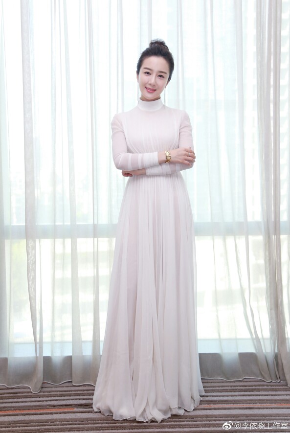 李依晓 
