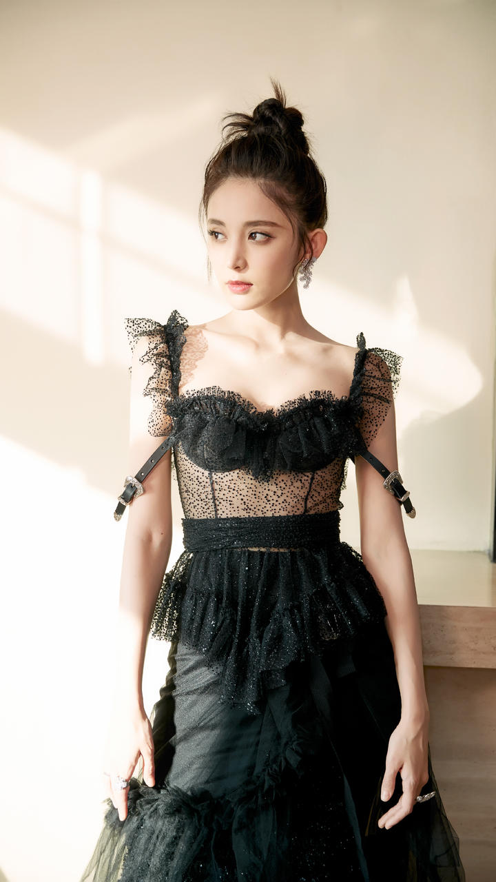 2018年2月6日 10:57   关注  女演员 女明星 新疆美女 古力娜扎 评论