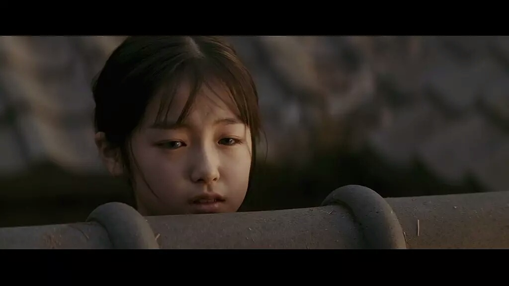 但是一个小女孩吃了这么多苦,以无比的勇气,面对艰苦人生,最后发现她