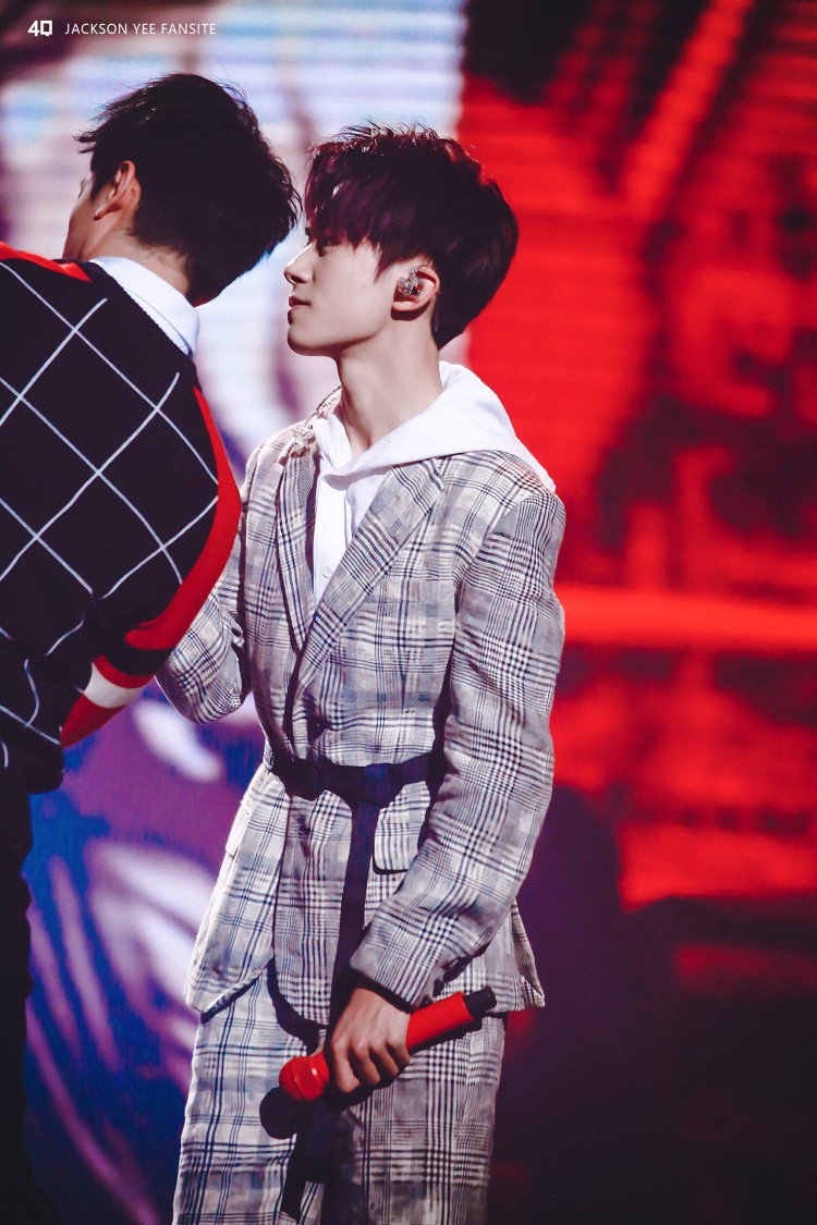 易烊千玺#tfboys 1128易烊千玺十七岁生日会 高清 帅气