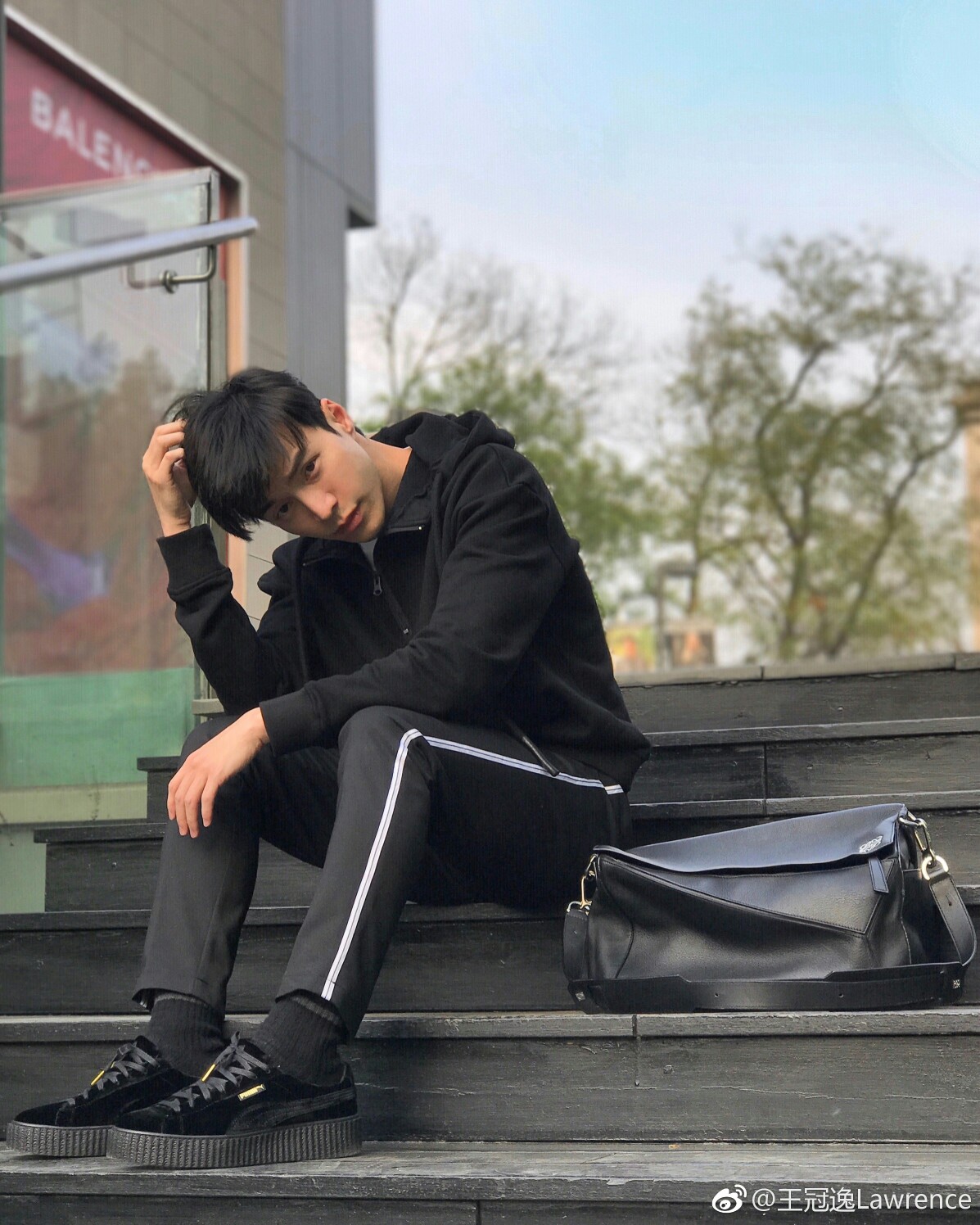 王冠逸 