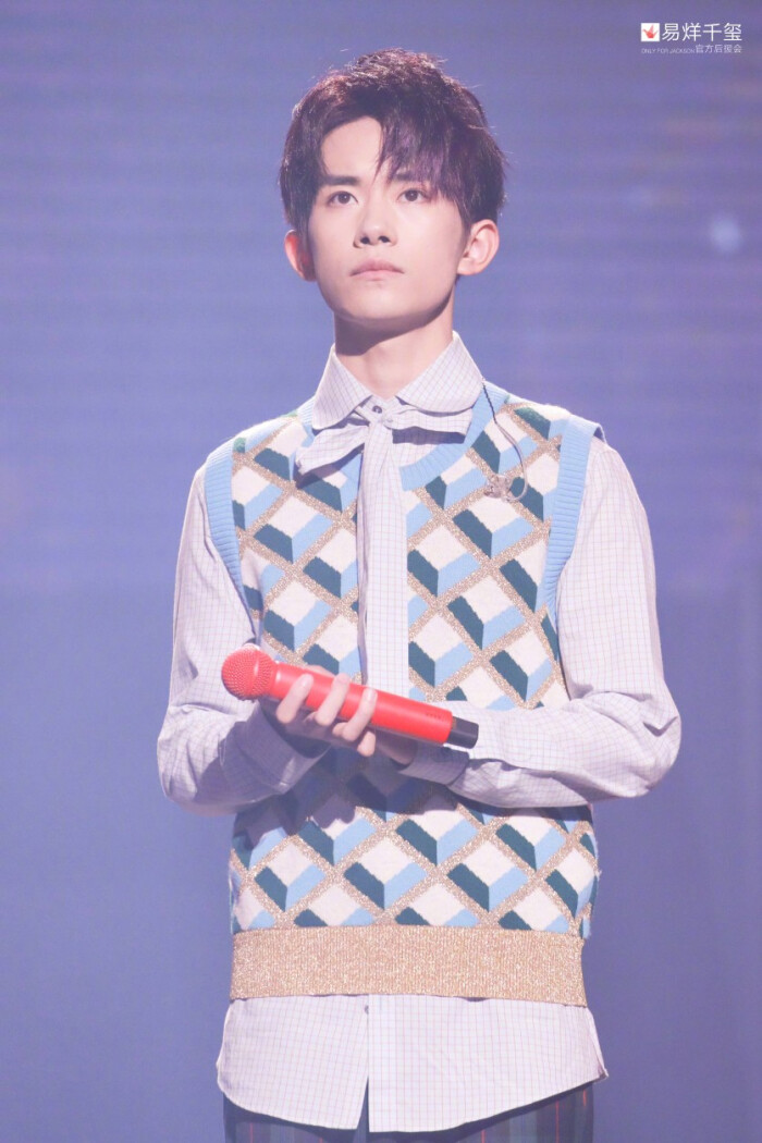易烊千玺 #tfboys 1128易烊千玺十七岁生日会 高清 帅气