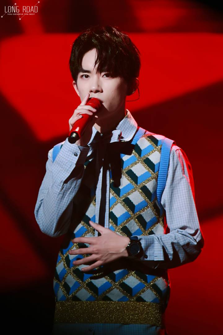 易烊千玺#tfboys 1128易烊千玺十七岁生日会 高清 帅气