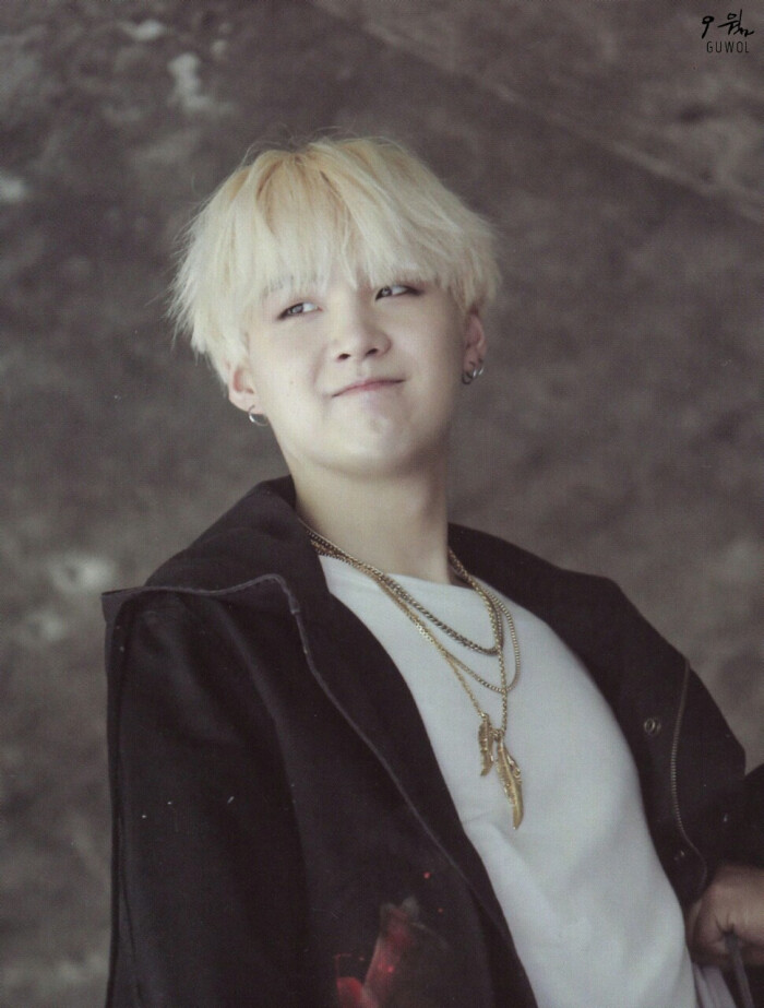 闵玧其ε(>  ) з闵suga