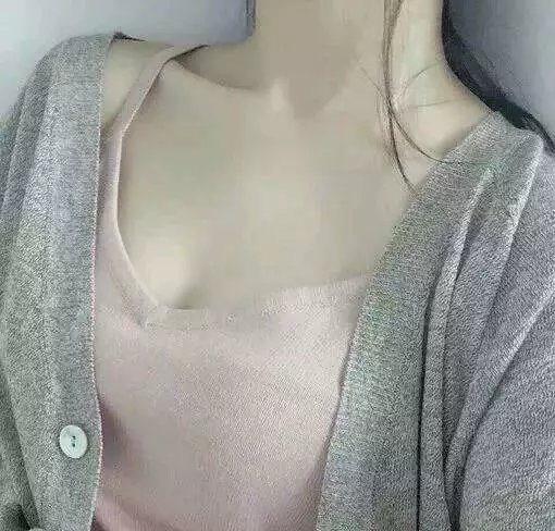 『江屿』小仙女的锁骨头像图源qq侵权歉删