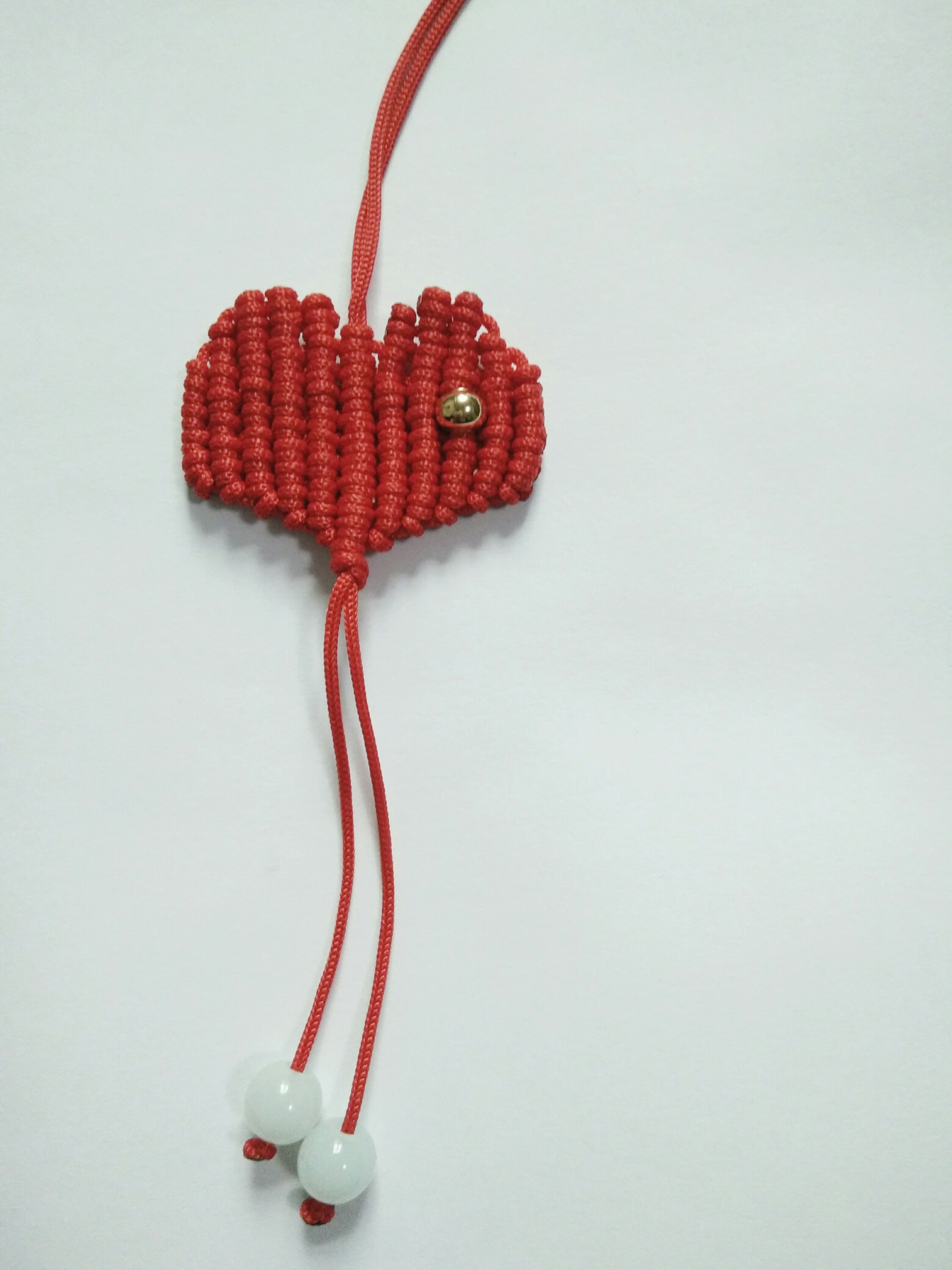 手工编织爱心吊坠
