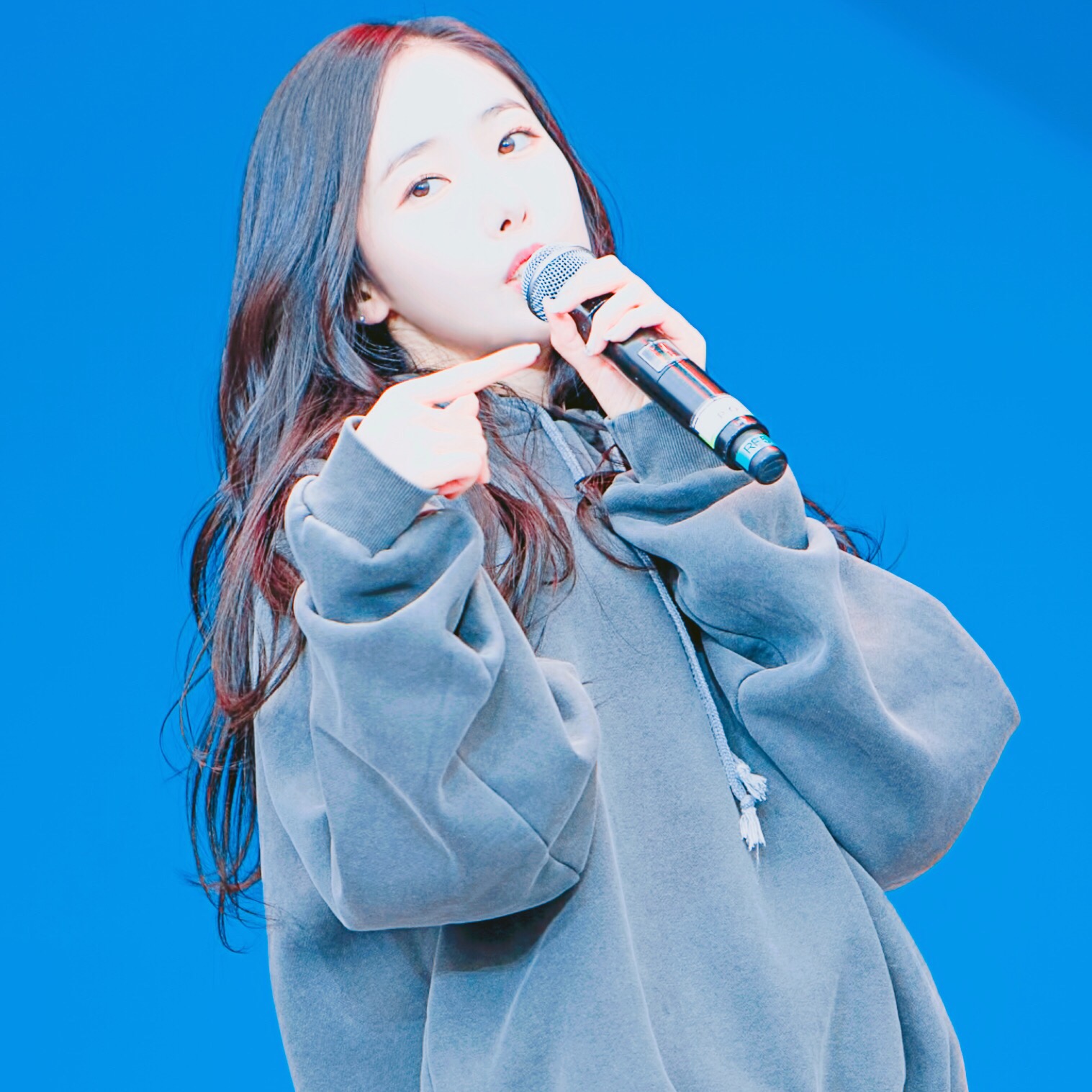 黄恩妃(sin b),1998年6月3日出生于韩国忠清北道清州市,韩国女歌手