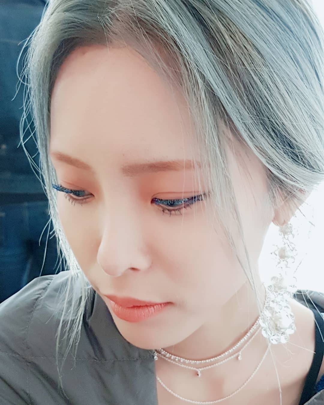 heize 这个发色好看到爆