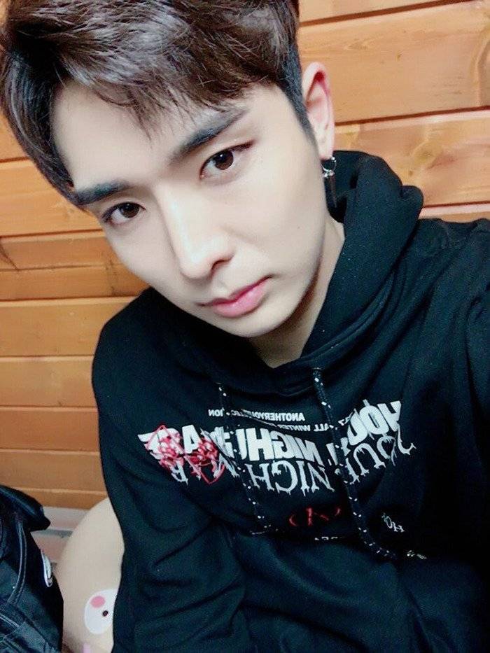 pentagon 安达佑人(yuto)