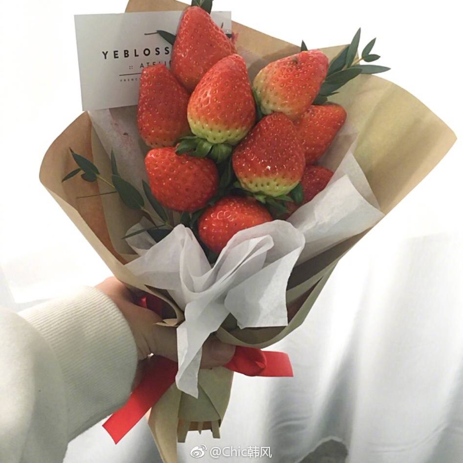 life | 想收到一束这样的草莓花束