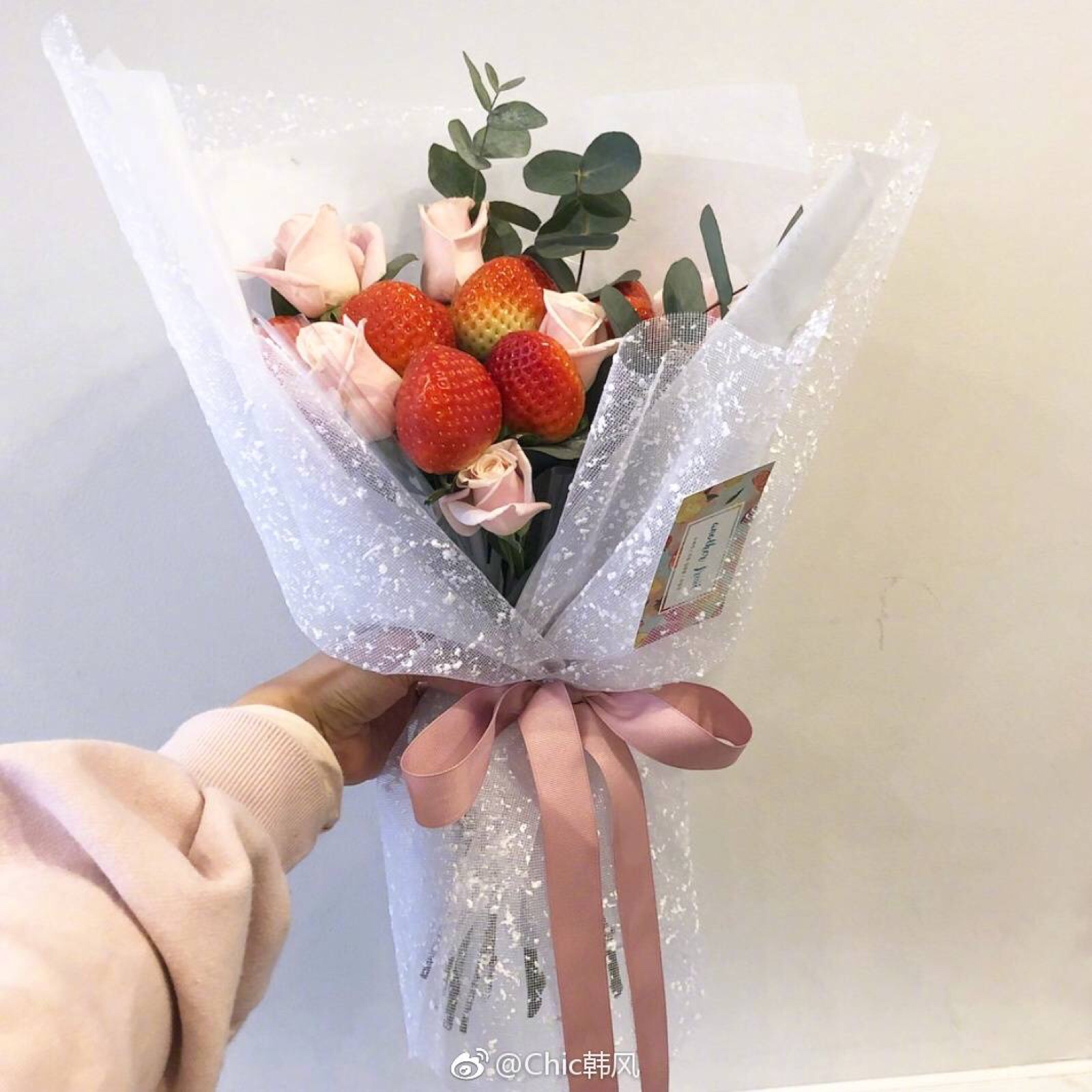 life | 想收到一束这样的草莓花束