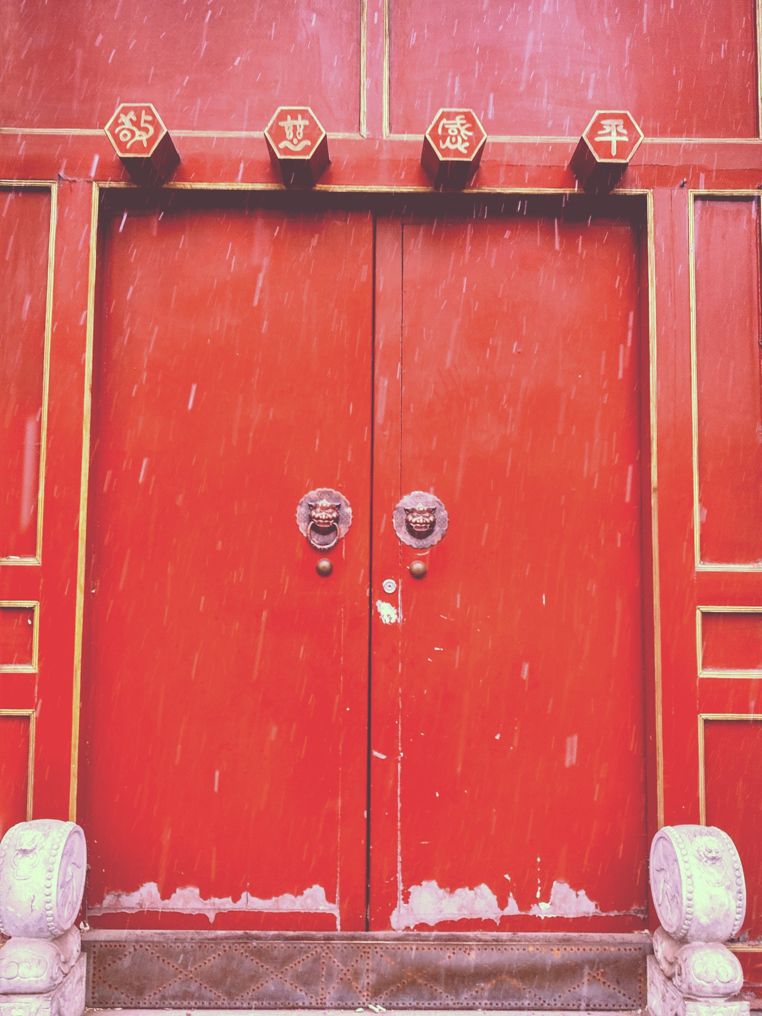 朱红色的门