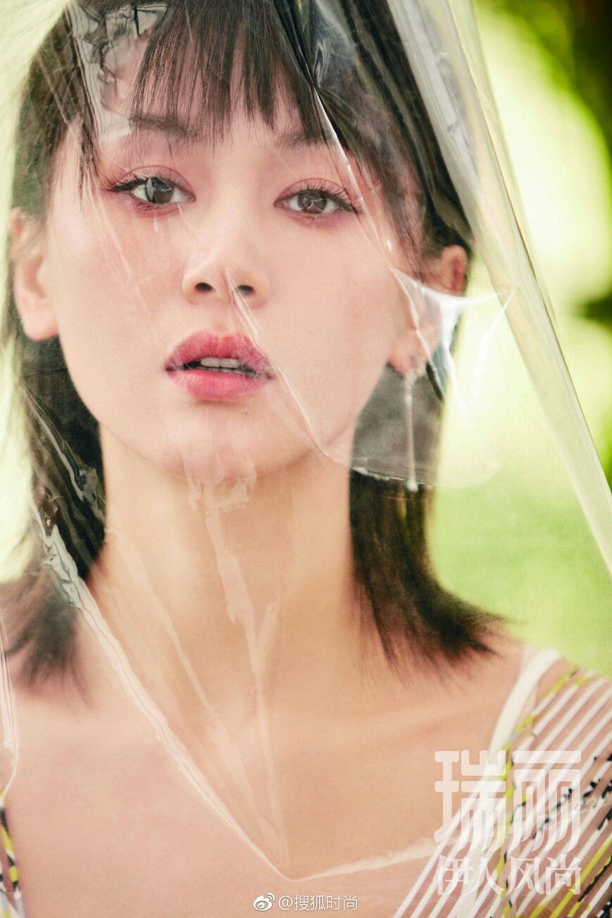 王子文 