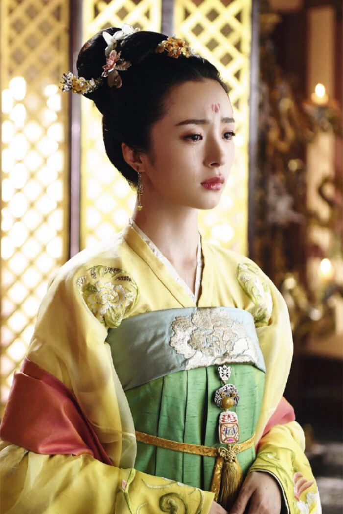 柜中美人-黄轻风-胡冰卿饰