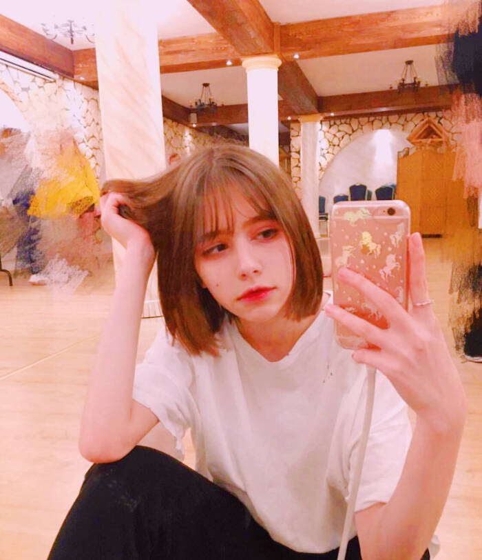 波兰小姐姐guccciiiiii