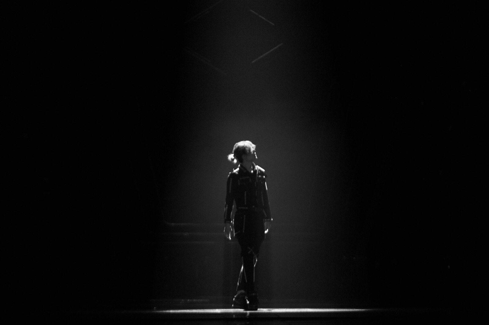 官博更博:#王一博# 面对每一次舞台都付出100%的用心