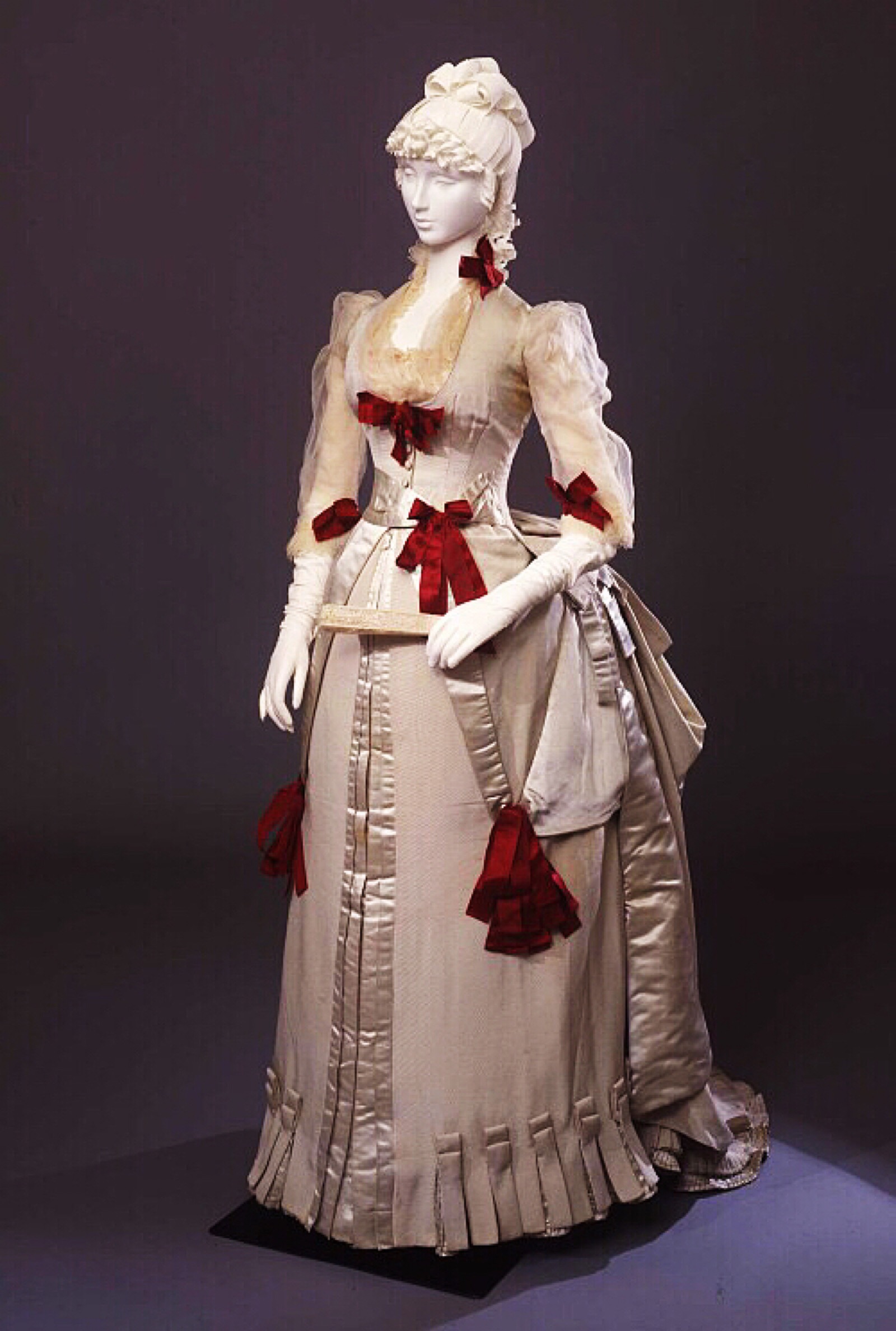 维多利亚时期的礼服(1837-1901)