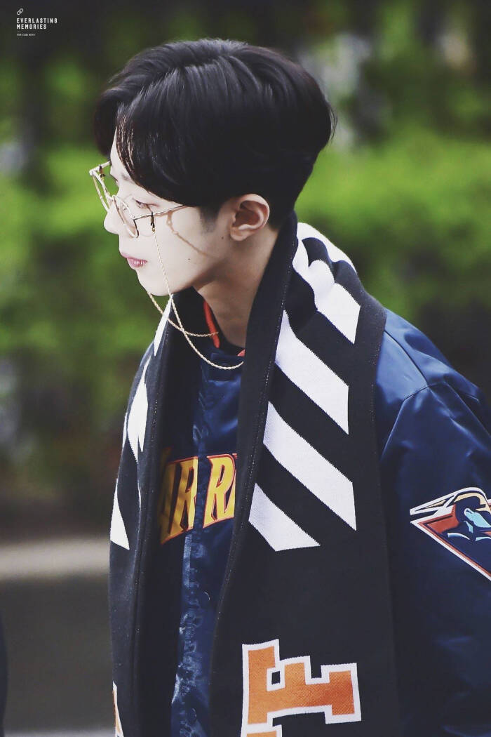 赖冠霖 wannaone