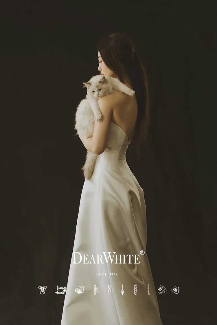 dearwhite婚纱贵么_动漫婚纱情侣头像