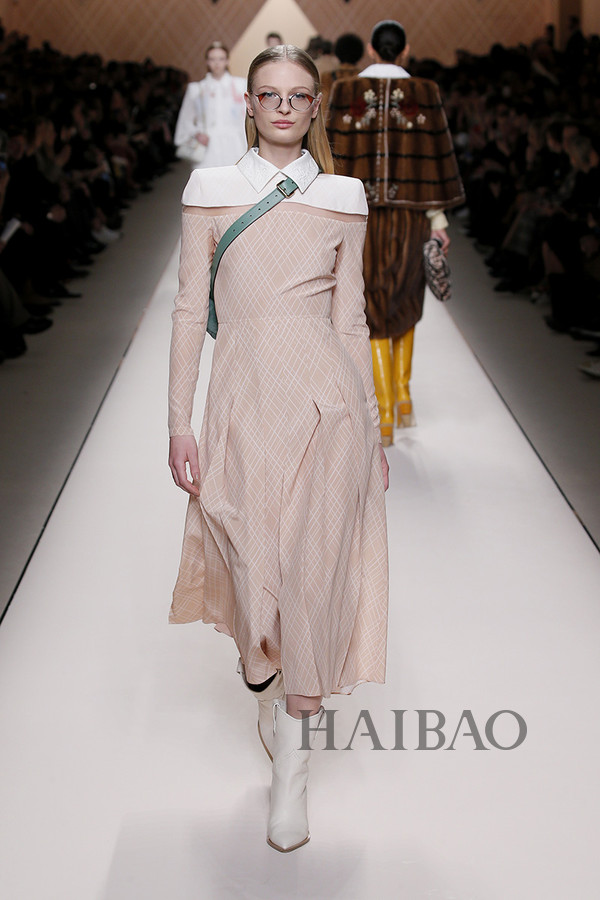 2018秋冬米兰时装周:芬迪 (fendi) 女装秀