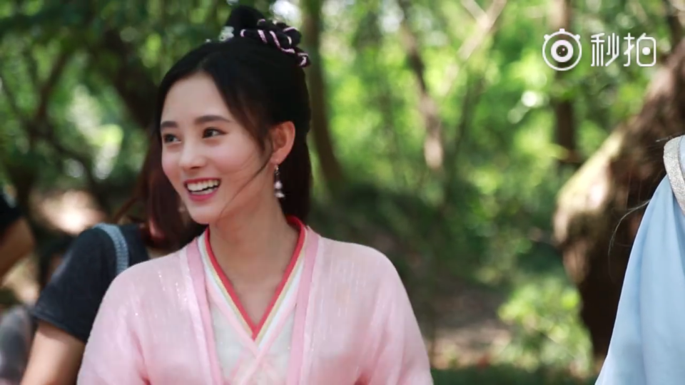 兰茵,鞠婧祎.