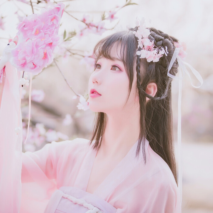 by:世中仙儿 泛轻舟女生头像〔古风〕〔气质〕