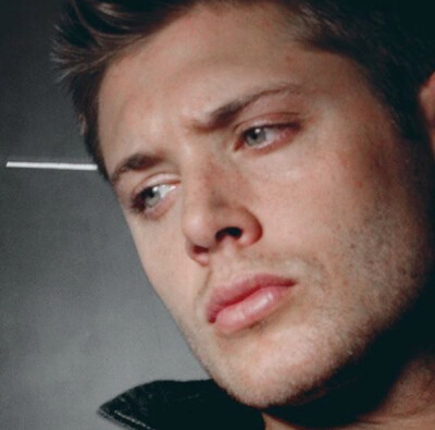 jensen ackles dean winchester spn 邪恶力量 头像 转自名人朋友圈