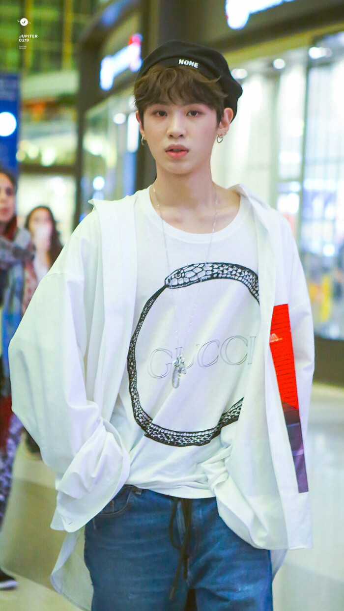 justin黄明昊 4.23la出发