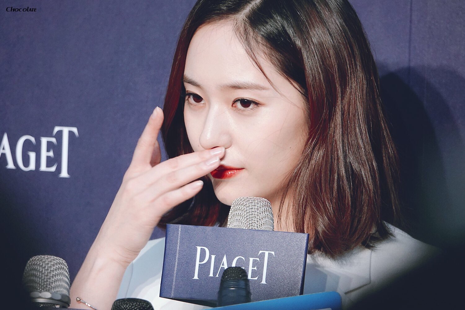 郑秀晶 krystal cr:logo