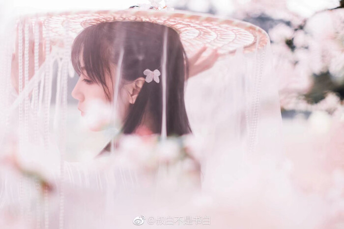 实验:@叔白不是书白出镜:@银临rachel妆造:@简槐monokeros视频冰摄影图片
