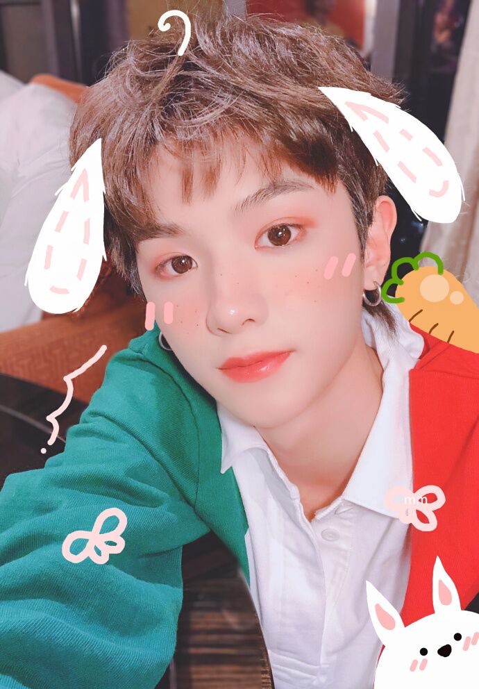 脸红的思春期/justin/黄明昊/图源微博/拿图点赞/止于乏味