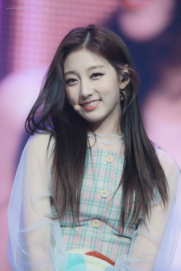 lovelyz 郑艺仁