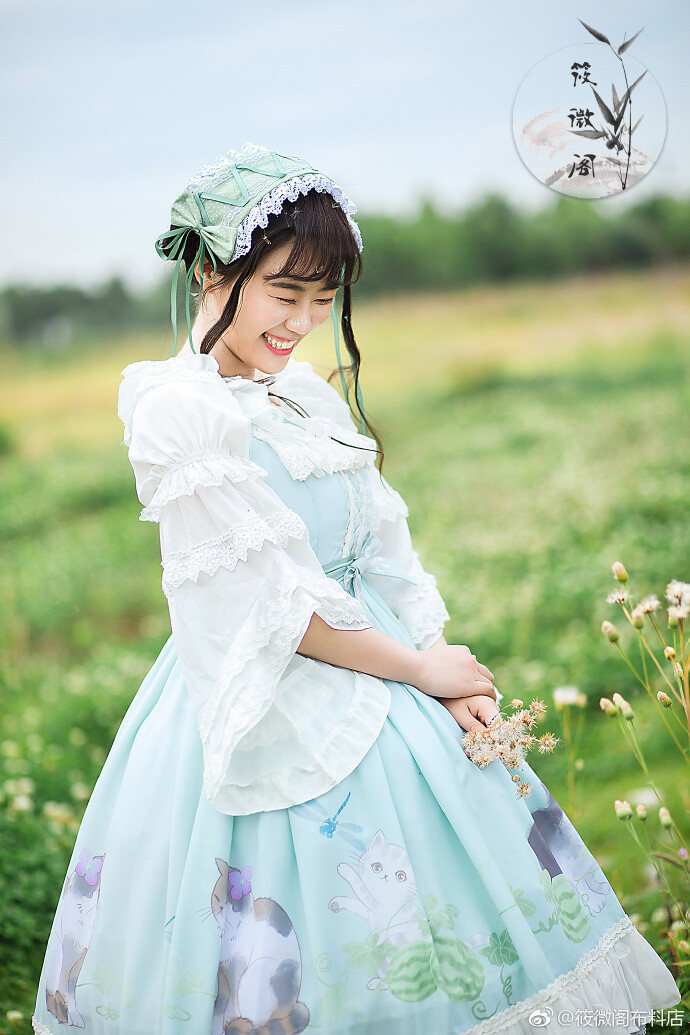 新品打折今晚凌晨就结束了哦穿着仲夏猫的漂亮小姐姐镇楼