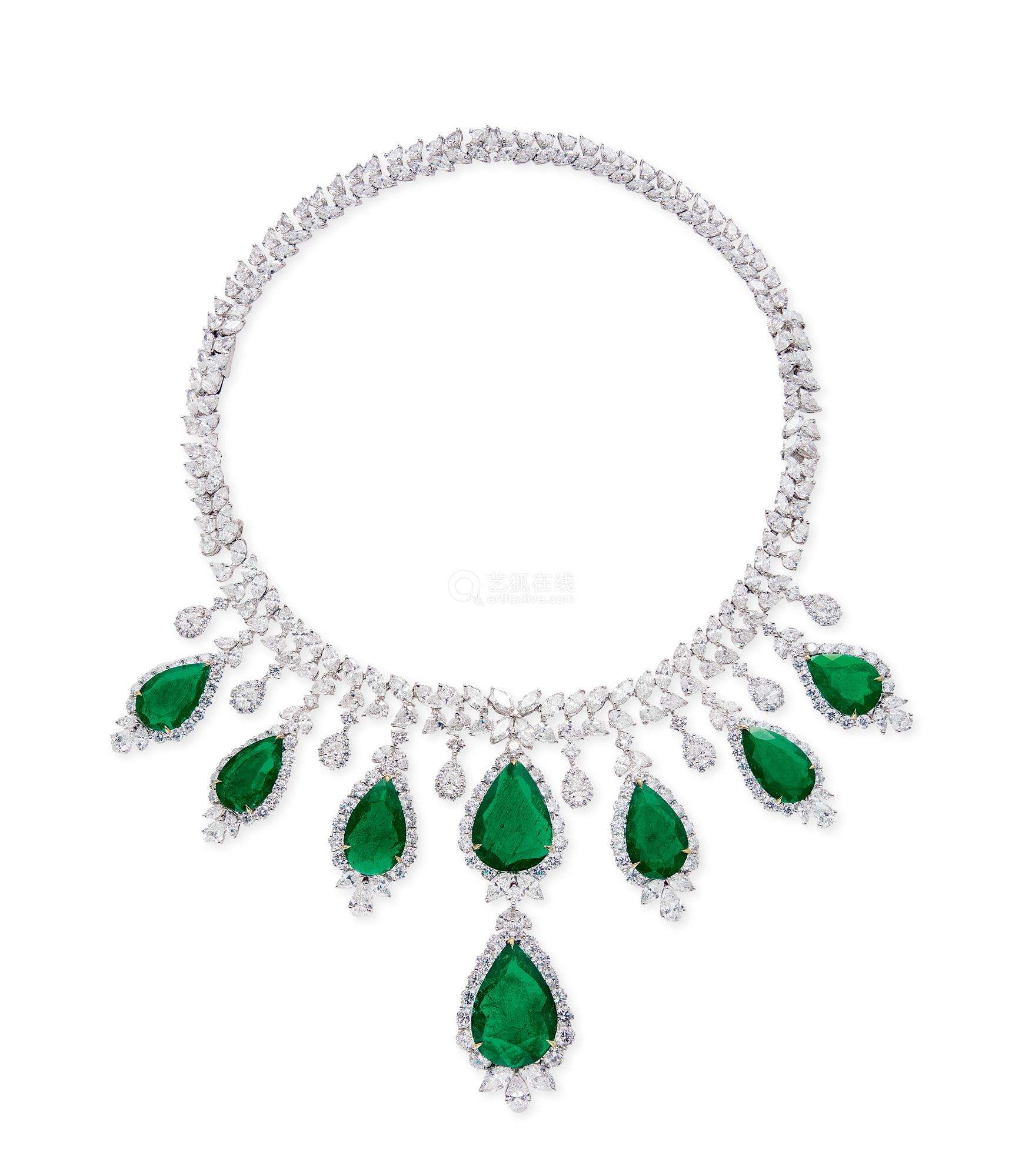 18k金镶嵌8颗梨形切割哥伦比亚祖母绿,共重77.