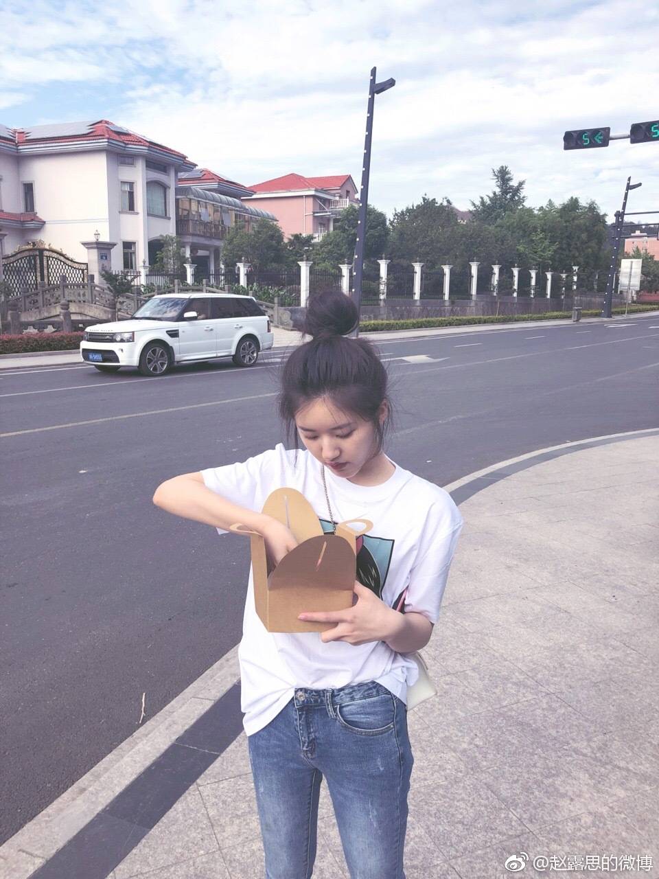 赵露思 