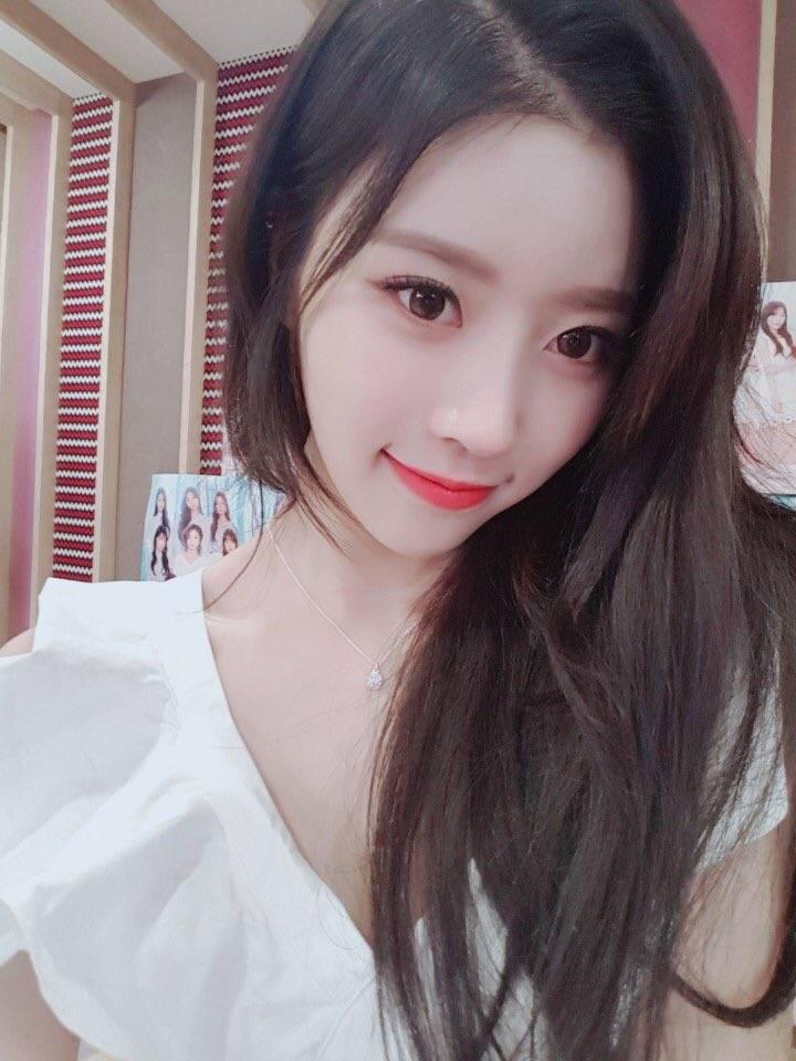 lovelyz*李美珠