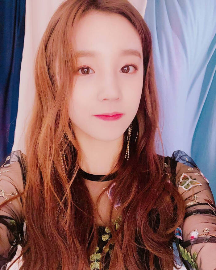 宋雨琦 180519 dingo更新雨琦自拍 ins.(cr:dingo_music)
