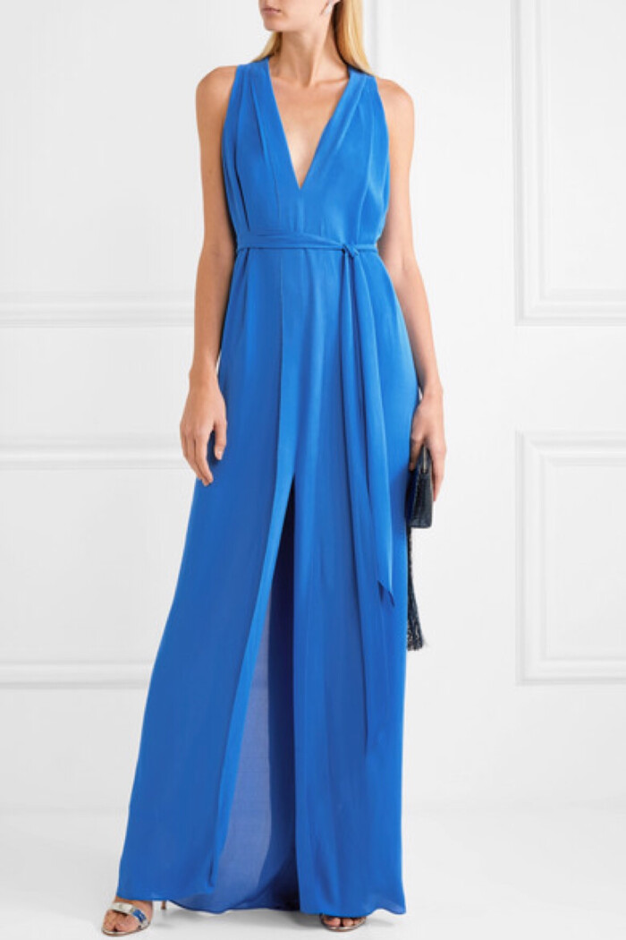 它裁自轻盈的绉纱,穿着舒适,能伴你舞至天明.