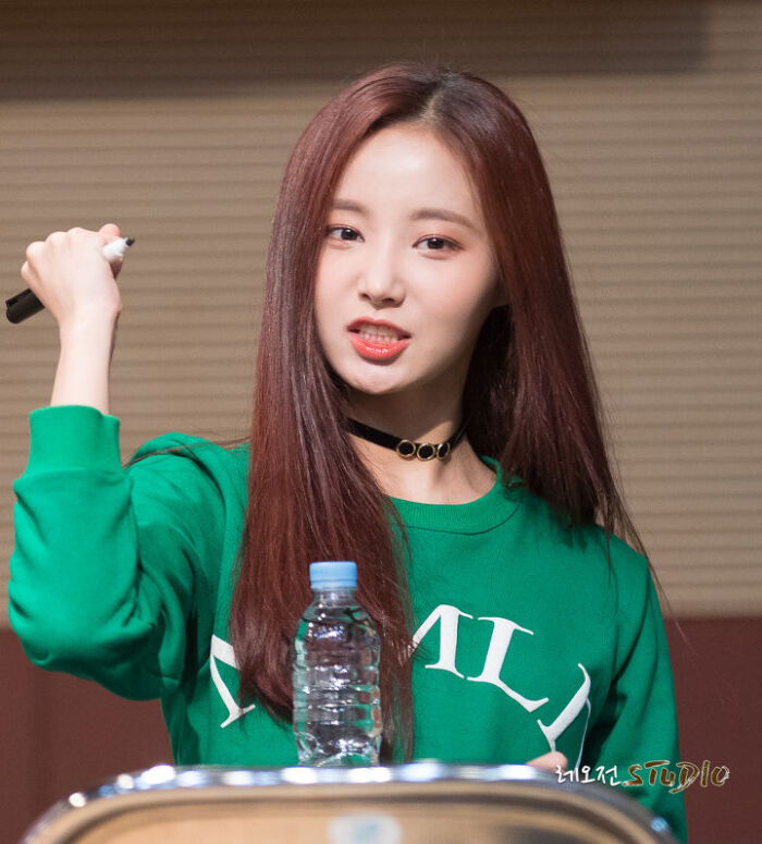 momoland 妍雨 180127 盆塘签售 cr[lejensel]