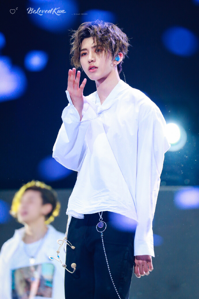清冷亦撩人 cr:belovedkun意中人_蔡徐坤个站