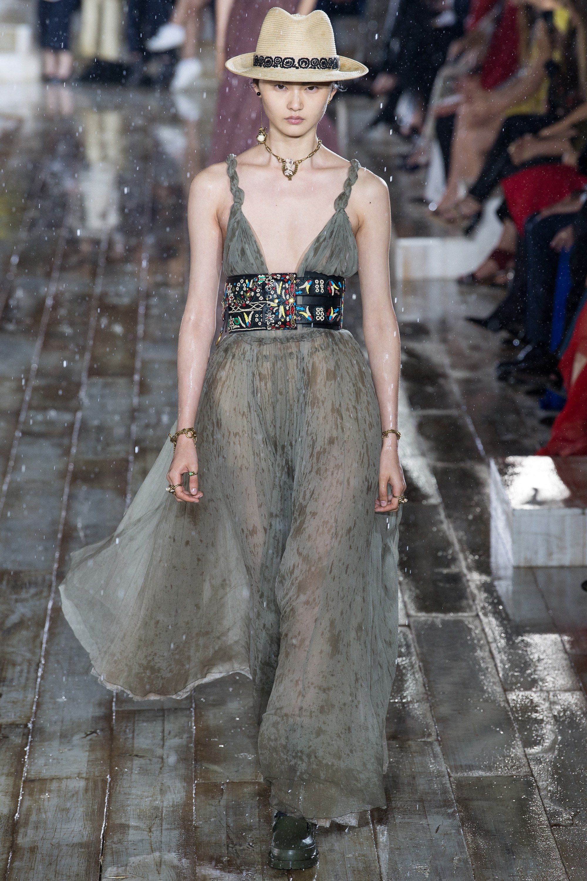 christian dior(迪奥)2019早春系列发布秀