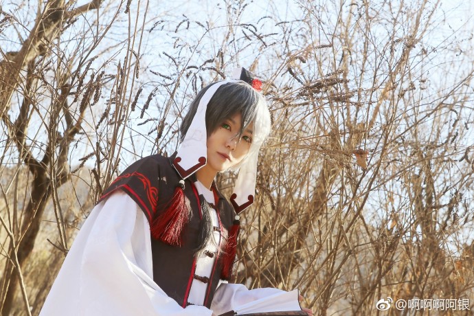乐正龙牙cos coser:阿银(原po)@啊啊啊阿银妆娘:二薇@鹰酒摄影:二薇